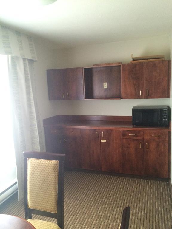 Foxwood Inn And Suites Fox Creek Номер фото